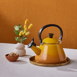 Le Creuset Kone Kettle with Fixed Whistle 1.6L Nectar