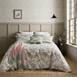 William Morris Severne Bedding - Cochineal Pink