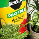Miracle-Gro Peat Free Premium Houseplant Potting Mix Compost 10 Litre additional 4