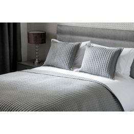 Belledorm Crompton Quilted Throw 150x200cm alternative