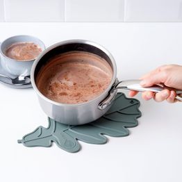 GreenPan Oak Leaf Shape Silicone Heat Resistant Mat and Pot Holder Trivet alternative