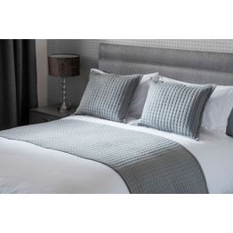 Belledorm Crompton Quilted Bed Runner 70x220cm alternative