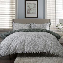 The Lyndon Company Ashling Garden Green Bedding Set