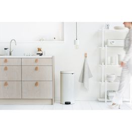 Brabantia New Icon Pedal Bin 30 litre White alternative