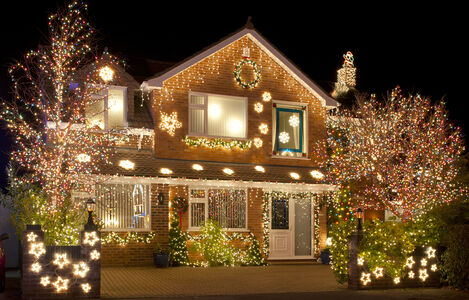 Christmas,Lights,Outside,On,A,House