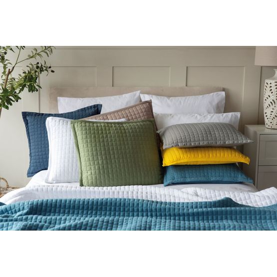 Belledorm Crompton Quilted Filled Cushion 40x50cm