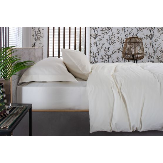 The Lyndon Company Fitted Sheet/Pillow Case 200 Thread Count Ecru