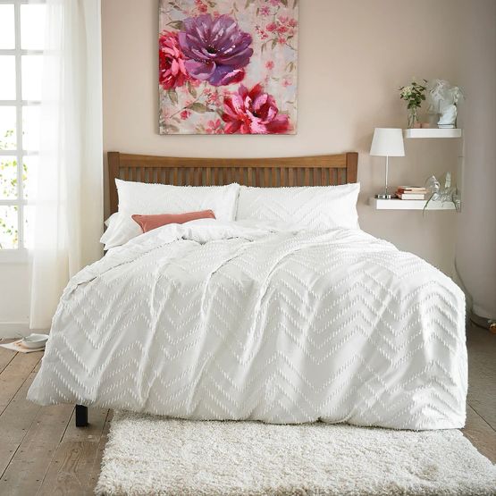 Deyongs 1846 Zig Zag White Duvet Set