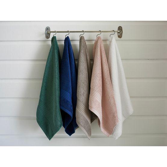 Lyndon Company Poloma Towels 700GSM