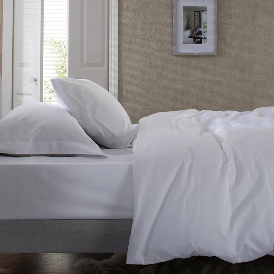 The Lyndon Company Greatwall Fitted White Sheet