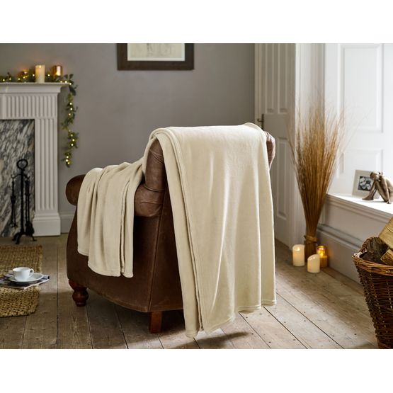 Deyongs The Big One Fleece Throw Almond Milk 230x270cm