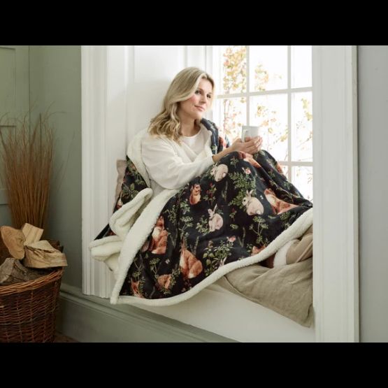 Deyongs Woodland Wildlife Green Heated Throw 140x180cm