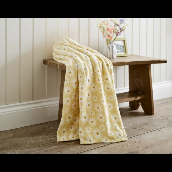 Deyongs Cozy Comforts Daisy Throw 130 x 170cm Yellow