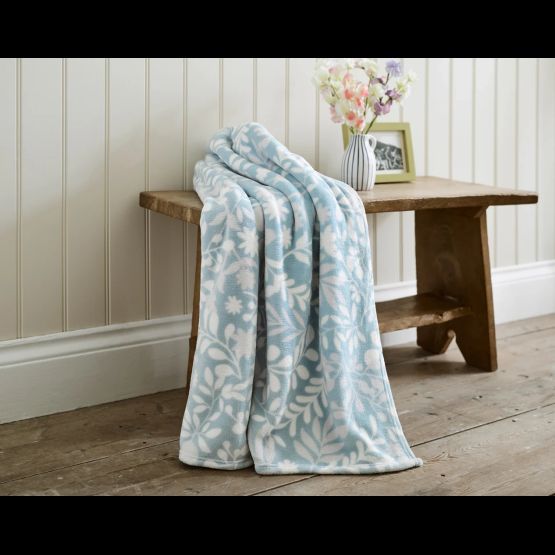 Deyongs Cozy Comforts Mables Garden Throw 130 x 170cm Blue