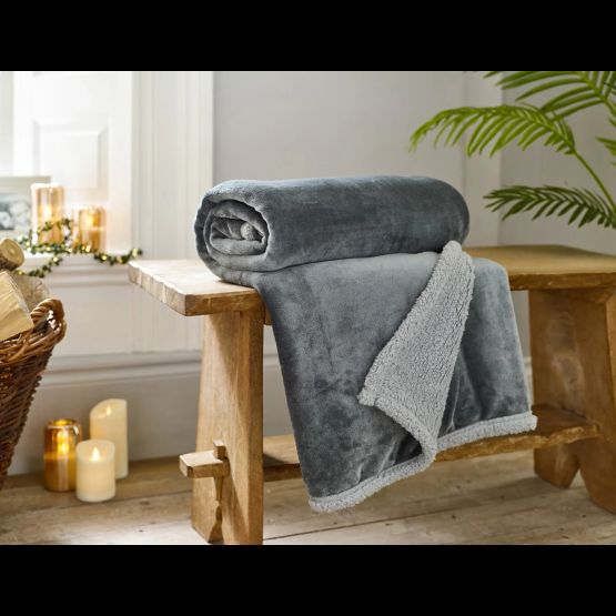 Deyongs Hazelwood Throw 150x200cm Silver
